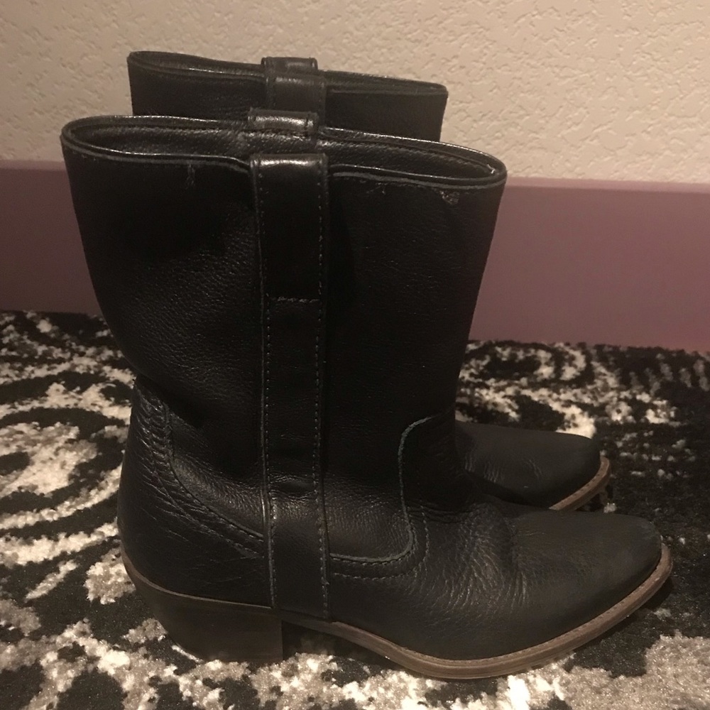 Black western boots